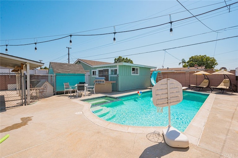 Photo 23 of 38 - 8071 San Hacienda Cir, Buena Park, CA 90620