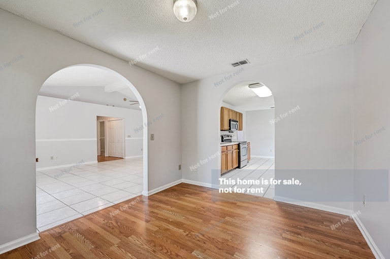 Photo 20 of 37 - 1154 Weyburn Way, Jacksonville, FL 32225