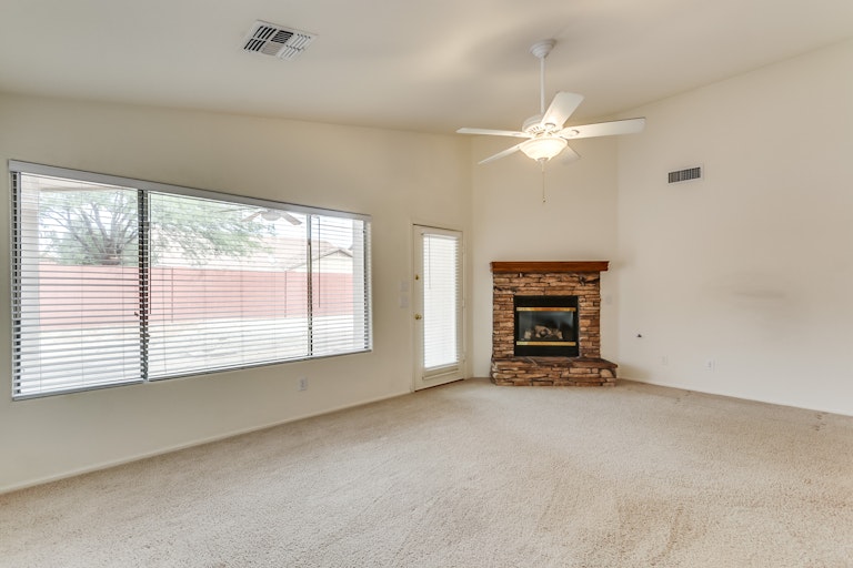 Photo 3 of 29 - 362 E Chicory Pl, San Tan Valley, AZ 85143