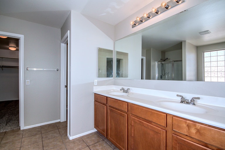 Photo 12 of 23 - 315 E Saddle Way, San Tan Valley, AZ 85143