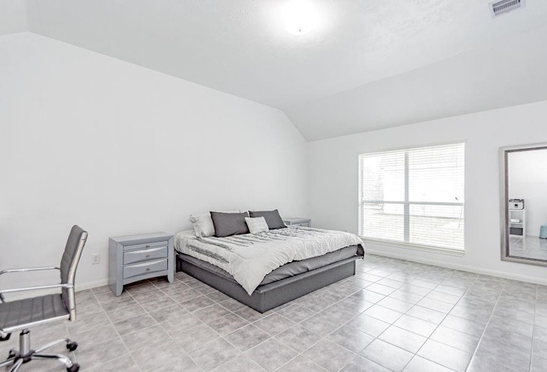 Photo 32 of 38 - 11505 Grimes Ave, Pearland, TX 77584