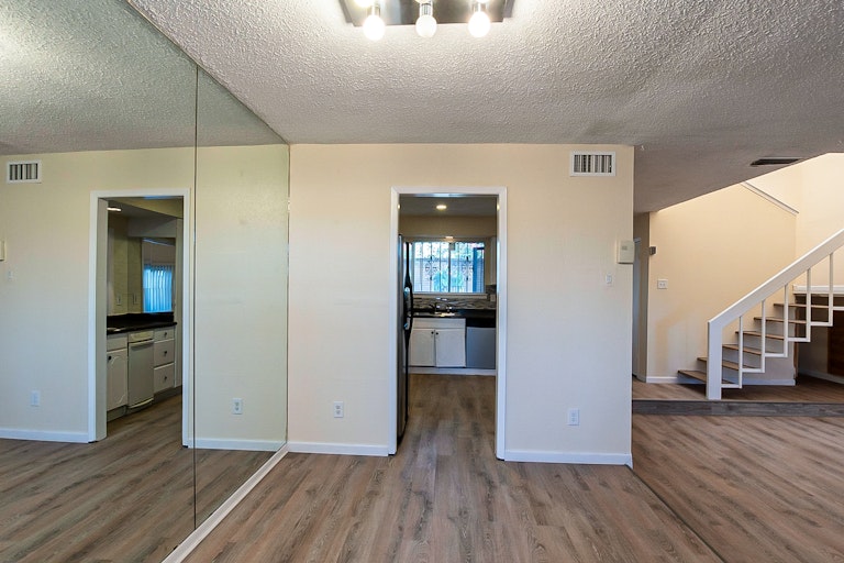 Photo 24 of 25 - 9326 Emberglow Ln, Dallas, TX 75243