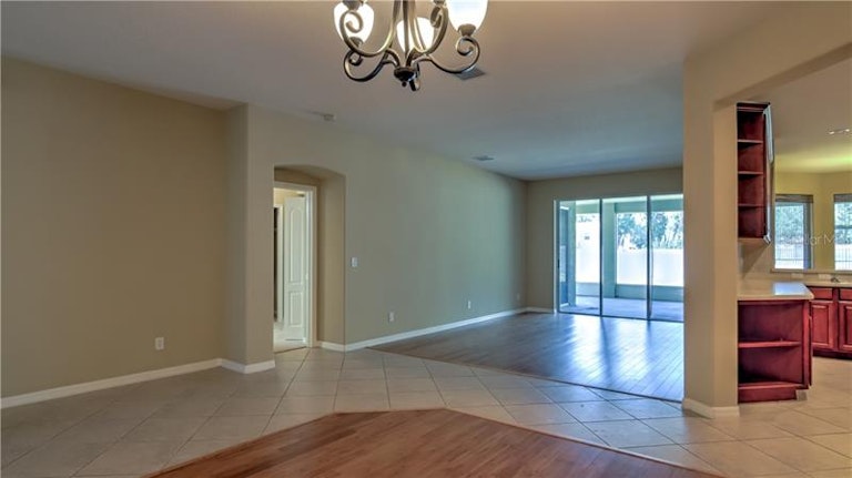 Photo 3 of 25 - 307 Carriage Oak Pl, Seffner, FL 33584