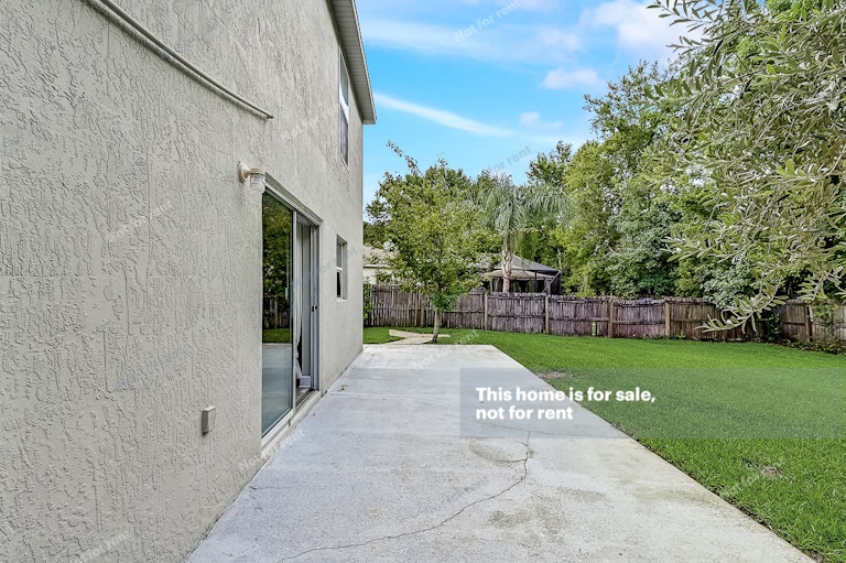 Photo 17 of 35 - 12030 Cobblestone Forest Cir S, Jacksonville, FL 32225