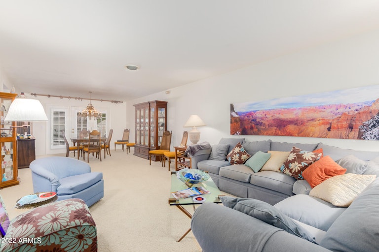 Photo 10 of 32 - 10424 E Cinnabar Ave, Scottsdale, AZ 85258