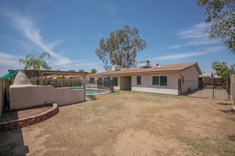 Photo 23 of 25 - 1639 W Michigan Ave, Phoenix, AZ 85023