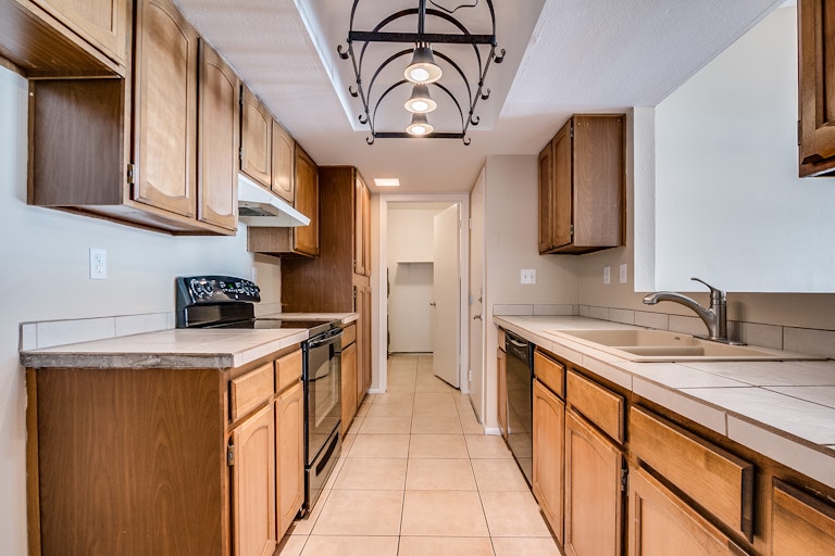 Photo 3 of 23 - 2929 E Broadway Rd #91, Mesa, AZ 85204