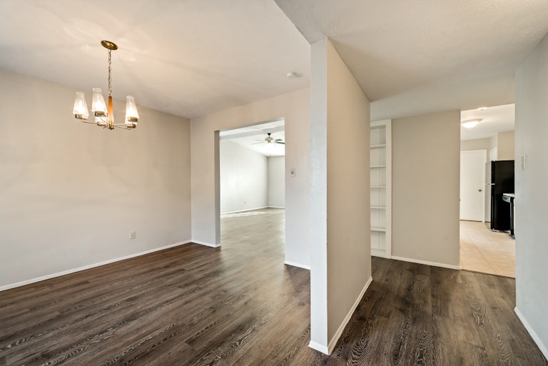 Photo 16 of 28 - 708 Green Canyon Dr, Mesquite, TX 75150
