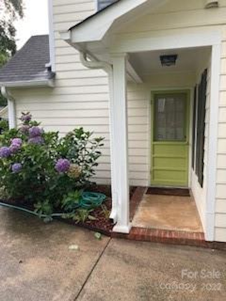 Photo 4 of 26 - 2801 Allenton Trails Ln, Charlotte, NC 28212