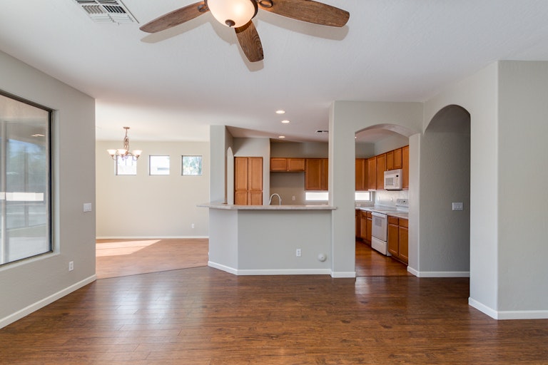 Photo 13 of 31 - 1886 S Longspur Ln, Gilbert, AZ 85295