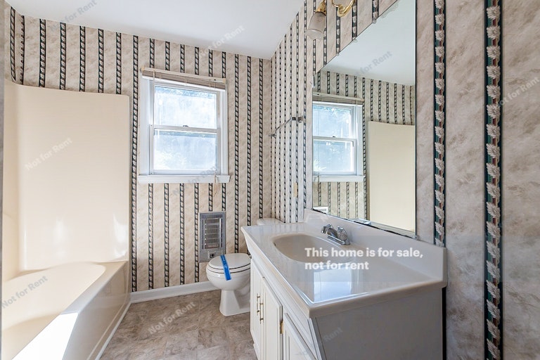 Photo 6 of 19 - 108 N Charles St, Creedmoor, NC 27522
