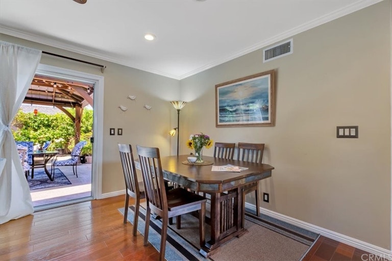 Photo 11 of 28 - 8301 Friesland Dr, Huntington Beach, CA 92647