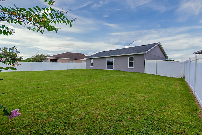 Photo 19 of 19 - 1025 Normandy Heights Cir, Winter Haven, FL 33880