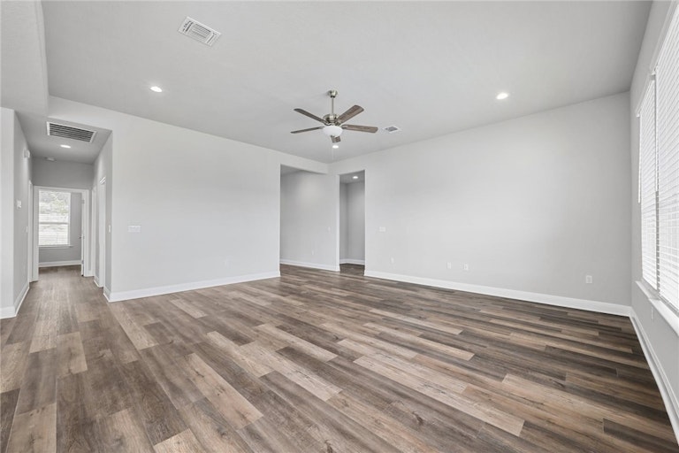 Photo 6 of 27 - 21802 McAllister Cir, Leander, TX 78645
