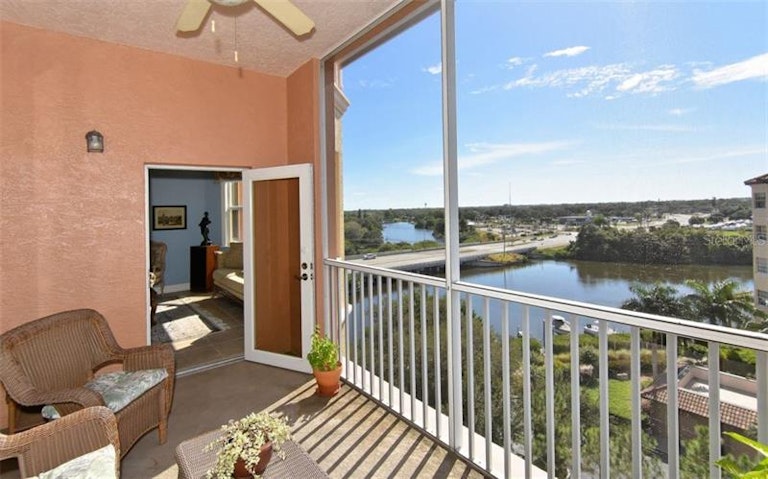 Photo 11 of 25 - 1921 Monte Carlo Dr #703, Sarasota, FL 34231