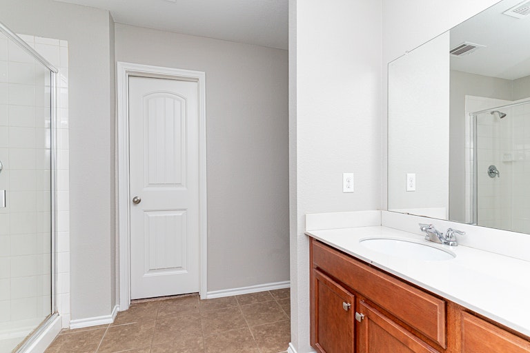 Photo 6 of 27 - 1420 N Houston St, Royse City, TX 75189