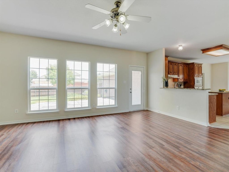 Photo 14 of 36 - 3720 Neptune Cir, Frisco, TX 75033