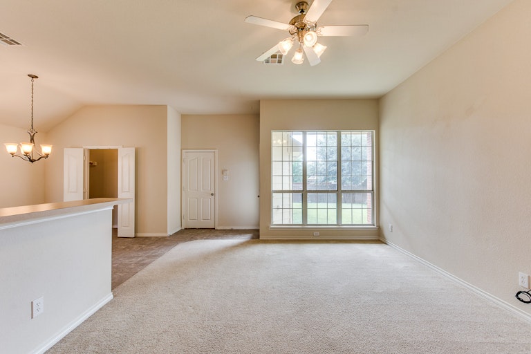 Photo 3 of 31 - 7809 Loma Alta Trl, McKinney, TX 75070