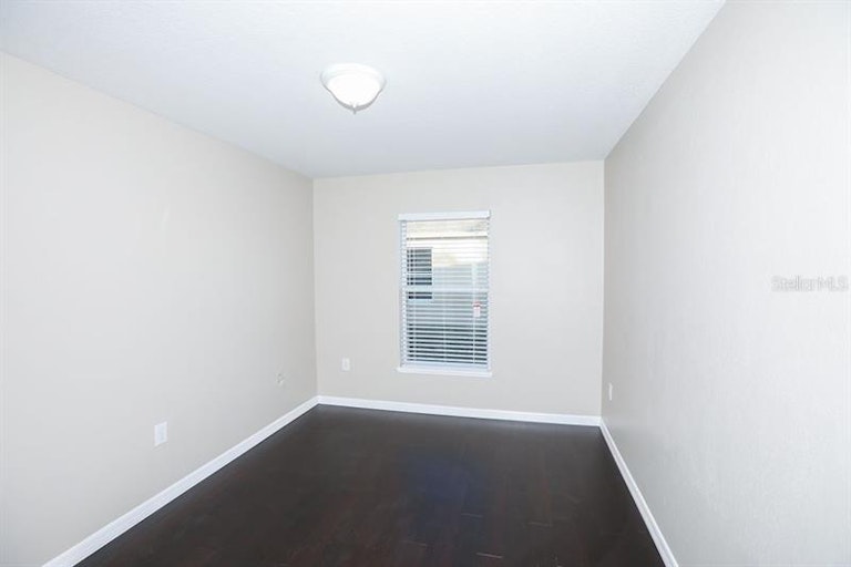Photo 19 of 25 - 815 Brenton Leaf Dr, Ruskin, FL 33570