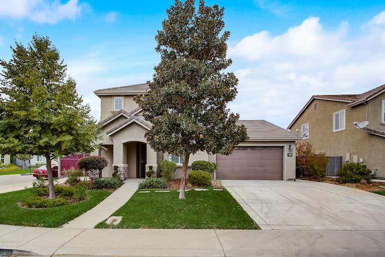 Photo 10 of 40 - 5510 Jade Springs Way, Rancho Cordova, CA 95742