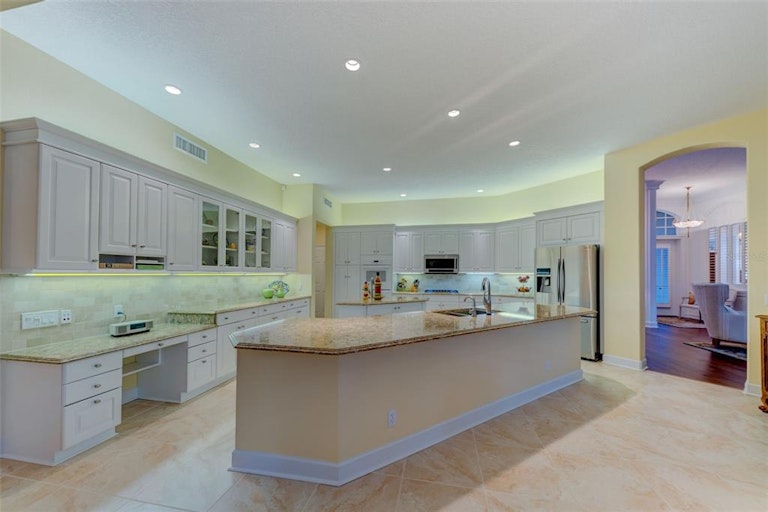 Photo 11 of 54 - 2107 Pinnacle Cir S, Palm Harbor, FL 34684