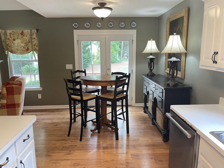 Photo 11 of 36 - 528 Butler Bridge Dr, McDonough, GA 30252