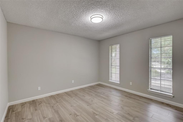 Photo 35 of 46 - 14002 Cedar Point Dr, Houston, TX 77070