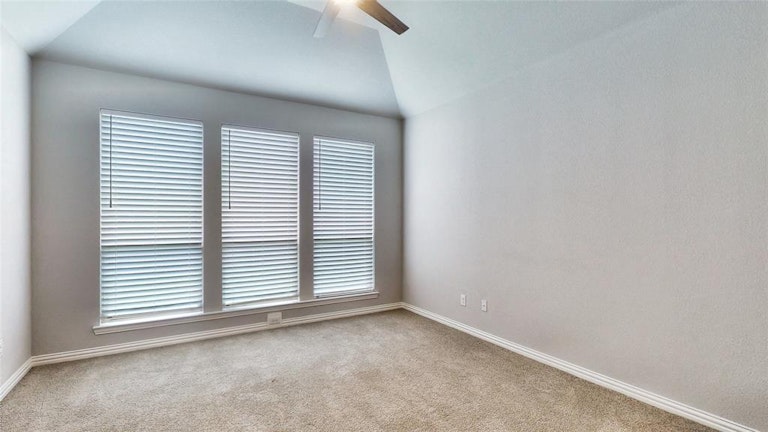 Photo 20 of 35 - 3025 Pioneer Path, Little Elm, TX 75068