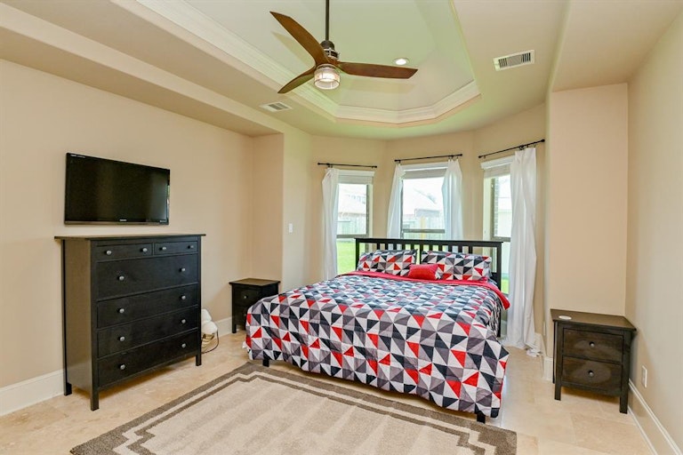 Photo 19 of 44 - 5306 Clear Landing Ct, Rosharon, TX 77583