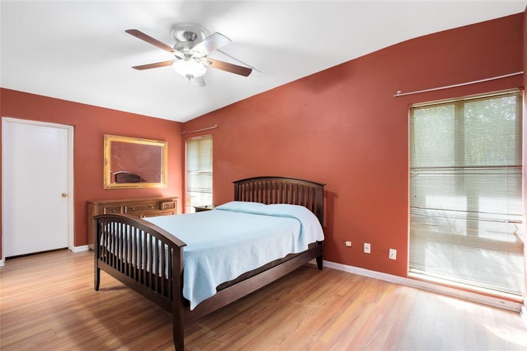 Photo 21 of 38 - 1207 Falcon Dr, Orlando, FL 32803