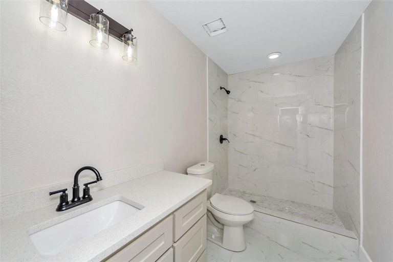 Photo 13 of 34 - 1341 Stafford Dr, Fort Worth, TX 76134