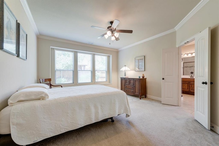 Photo 25 of 40 - 2701 Twinflower Dr, Fort Worth, TX 76244