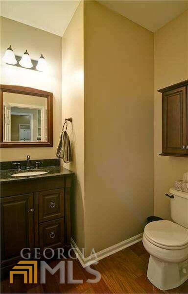 Photo 14 of 78 - 945 Whitehawk Trl, Lawrenceville, GA 30043
