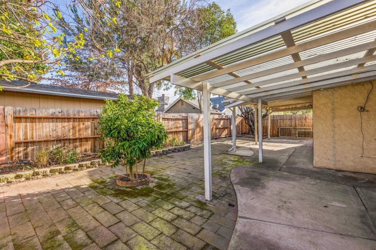 Photo 37 of 38 - 5030 Strasbourg Way, Sacramento, CA 95842