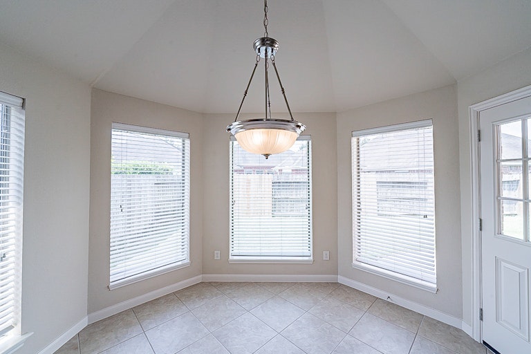Photo 12 of 37 - 14727 Fountain Stone Ln, Humble, TX 77396