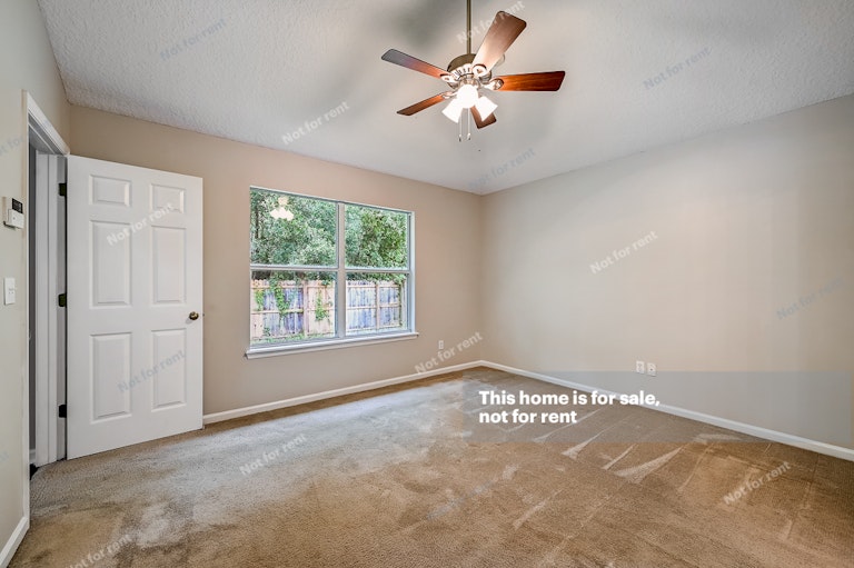 Photo 9 of 33 - 1088 Beckingham Dr, Saint Augustine, FL 32092