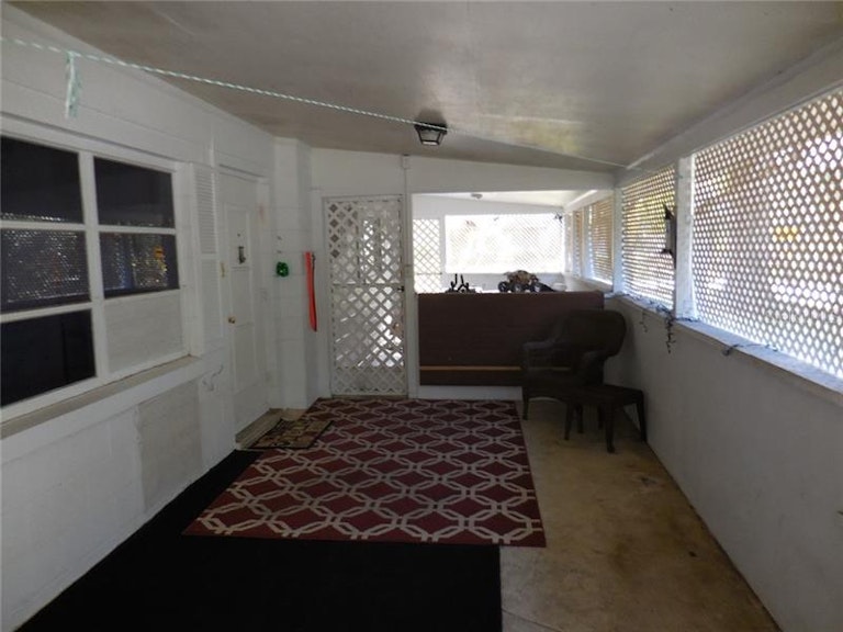 Photo 13 of 21 - 700 Sunset Ave, Orange City, FL 32763
