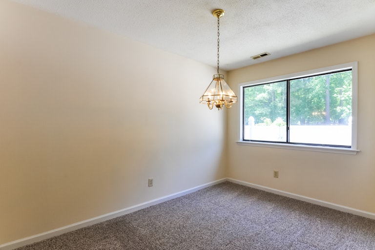 Photo 8 of 25 - 7265 Sandy Creek Dr, Raleigh, NC 27615