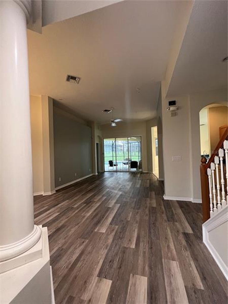 Photo 5 of 43 - 360 Tupelo Cir, Davenport, FL 33897