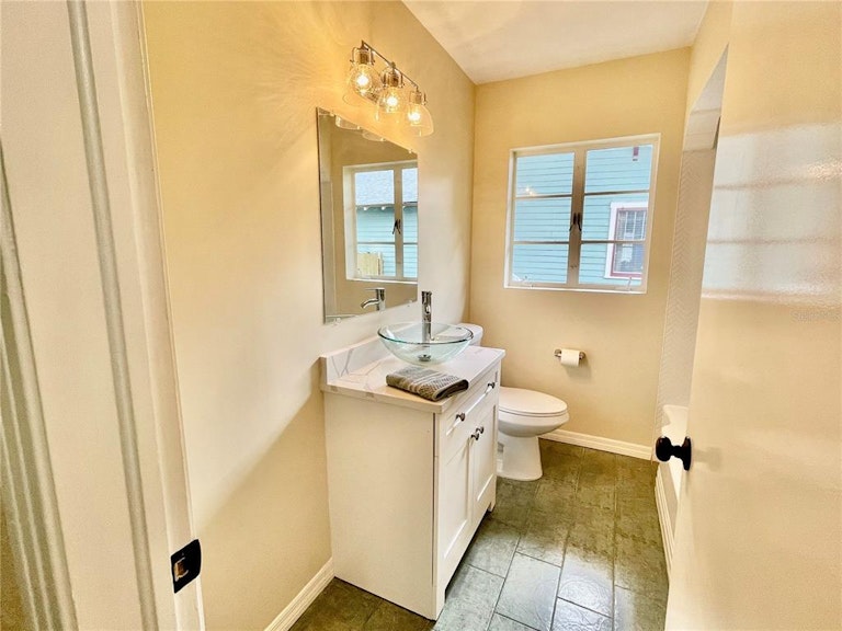 Photo 45 of 64 - 1201 E Henry Ave, Tampa, FL 33604