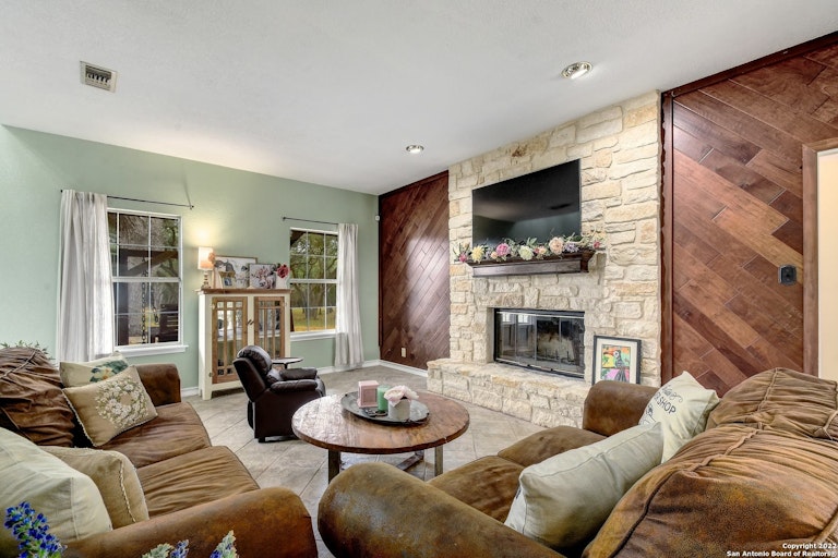Photo 8 of 51 - 1359 E Ammann Rd, Bulverde, TX 78163
