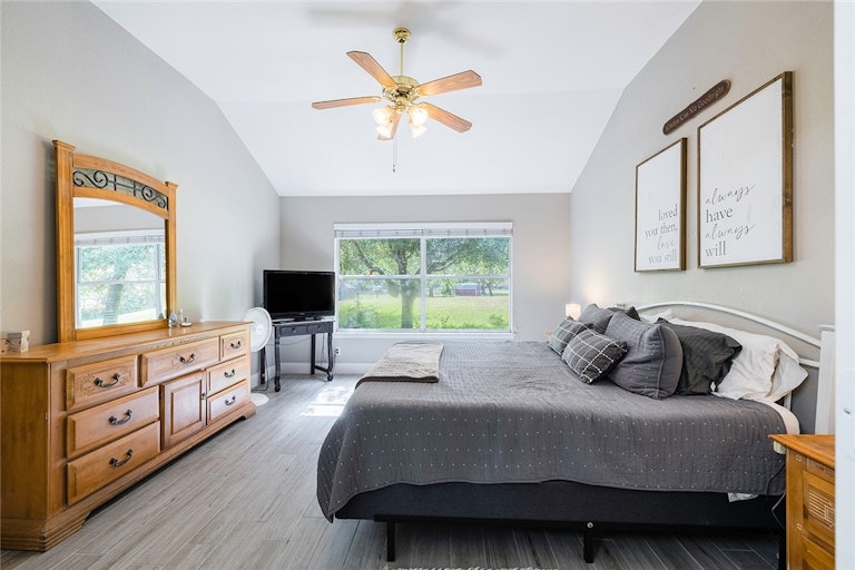 Photo 24 of 40 - 21004 Apache Plum Ln, Pflugerville, TX 78660