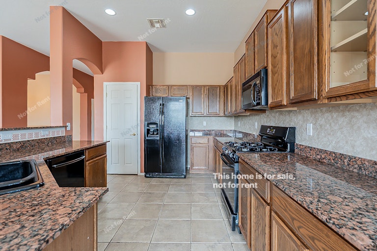 Photo 4 of 24 - 7119 E San Cristobal Way, Gold Canyon, AZ 85118