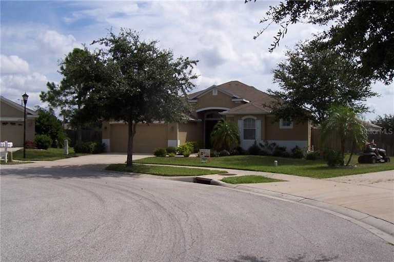 Photo 1 of 24 - 10924 Australian Pine Dr, Riverview, FL 33579