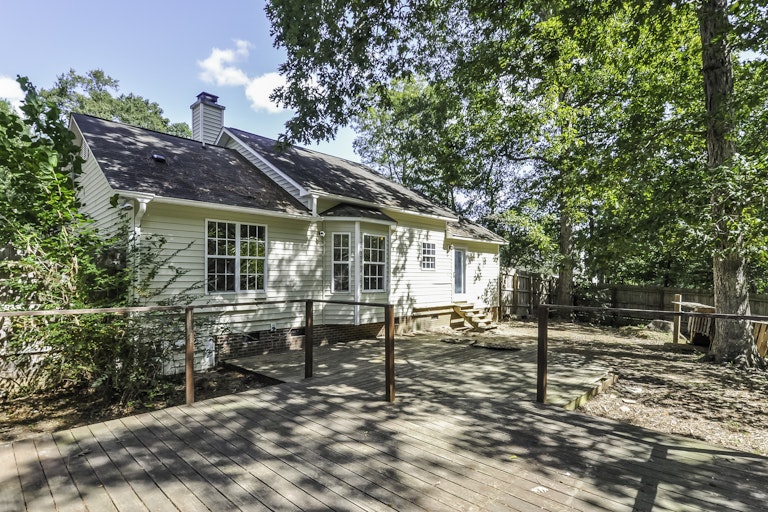 Photo 5 of 24 - 6925 Longridge Dr, Raleigh, NC 27603
