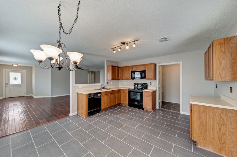 Photo 3 of 24 - 652 Granite Ridge Dr, Fort Worth, TX 76179