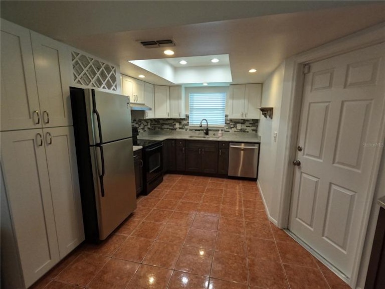 Photo 5 of 20 - 6840 43rd St N, Pinellas Park, FL 33781