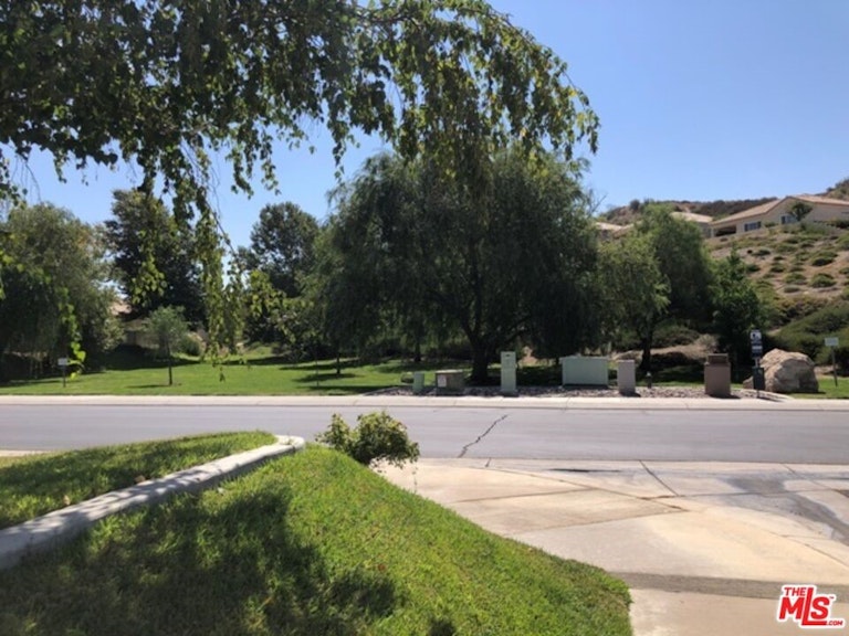 Photo 36 of 54 - 4907 Singing Hills Dr, Banning, CA 92220