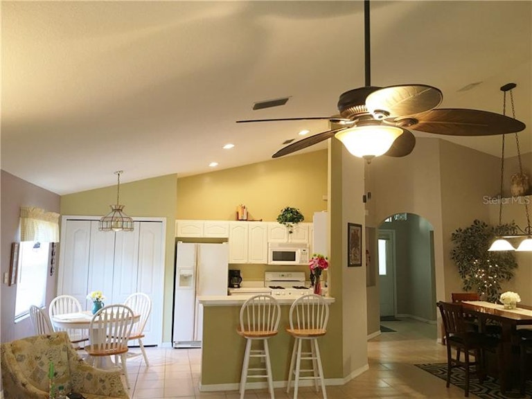 Photo 17 of 25 - 24535 Laurel Ridge Dr, Lutz, FL 33559