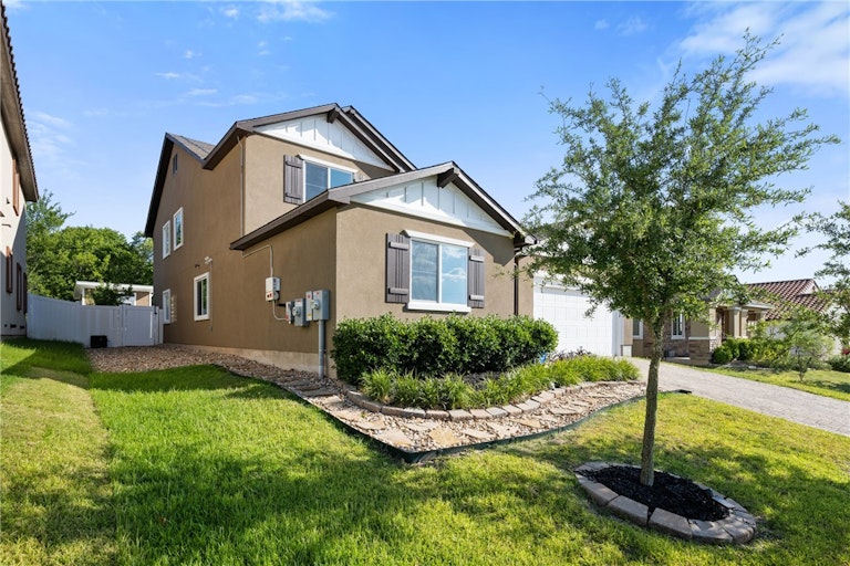 Photo 2 of 40 - 5617 Boros Dr, Austin, TX 78747